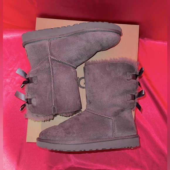 UGG Bailey Bow Boots in gray with box! - Picture 5 of 8
